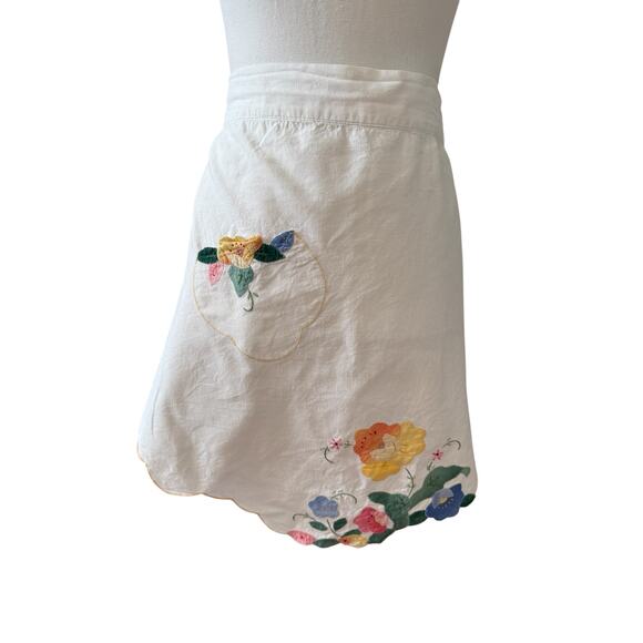 Vintage Hand Stitched Floral Applique Half Apron - Picture 3 of 4